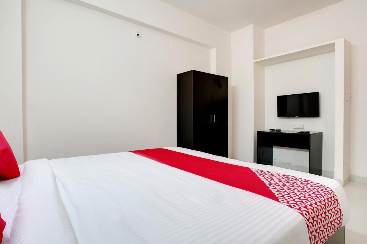 Отель Oyo 41102 Hyderabad Elite Haidar Sahibguda Экстерьер фото
